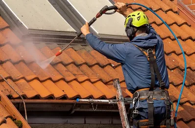 Démoussage et hydrofuge de toiture à Lumes